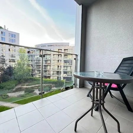 Wygodna Kawalerka Grójecka 194 Apartamento *